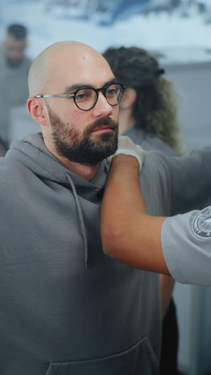 formación en materia de seguridad o procedimiento de detención