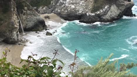 Mcway-Falls-In-Big-Sur,-Kalifornien