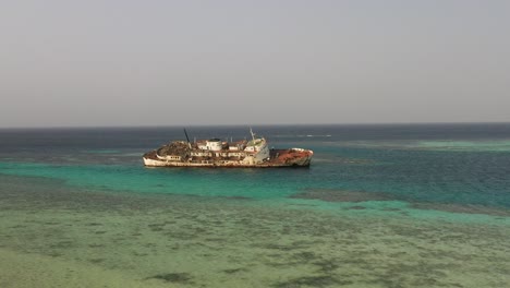 naufragio de al-fahad ubicado en mar rojo km al sur de