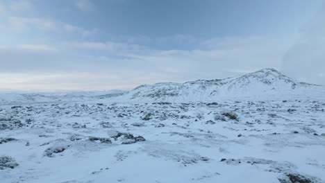 Ruhiges-Wetter-Im-Hochland,-Surreale-Mittwinterlandschaft-In-Der-Wildnis