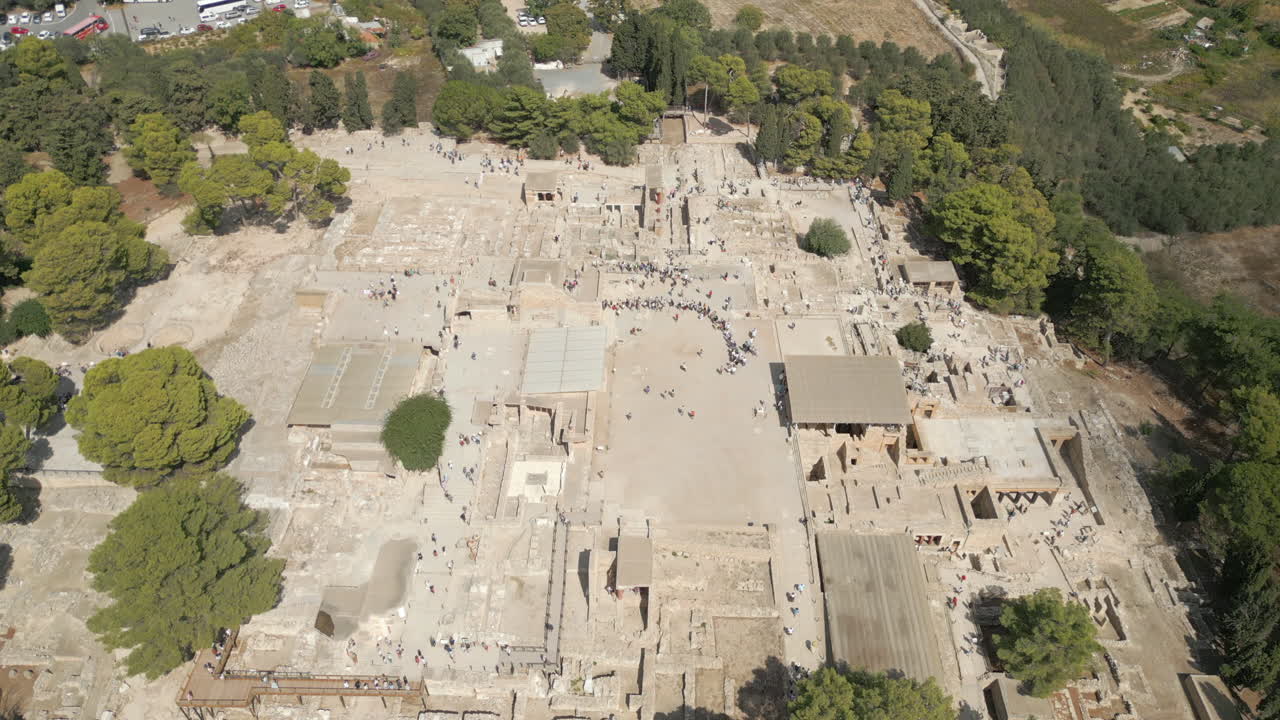 그리스 크레타에 있는 미노아 궁전 유적, 드론 트랙 포워드 4k 60fps