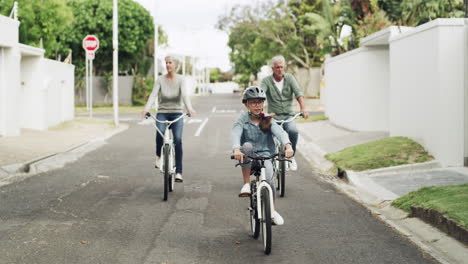 El-Ciclismo-Es-Una-Actividad-Familiar-Divertida