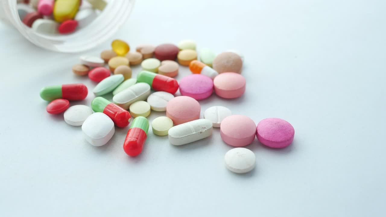 pastillas y cápsulas variadas