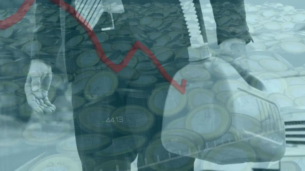 animación del procesamiento de datos financieros con una línea roja sobre un hombre con un bote de gasolina y monedas
