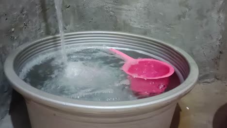 slow motion fill the water in the tub