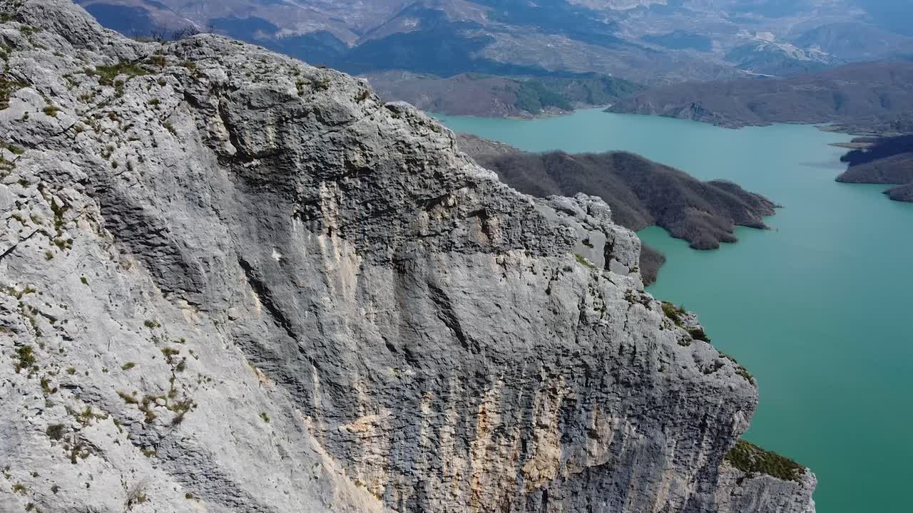 lago bovilla , en albania