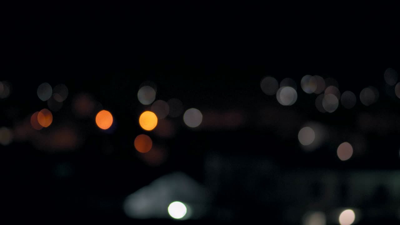 buenas luces borrosas de la ciudad nocturna