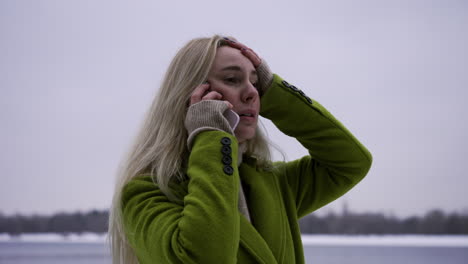 Angry-woman-talking-on-the-phone