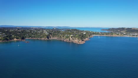 Seascape-Surrounding-Waiheke-Island-In-Auckland,-New-Zealand---Drone-Shot