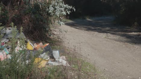 ambiente poluído com lixo