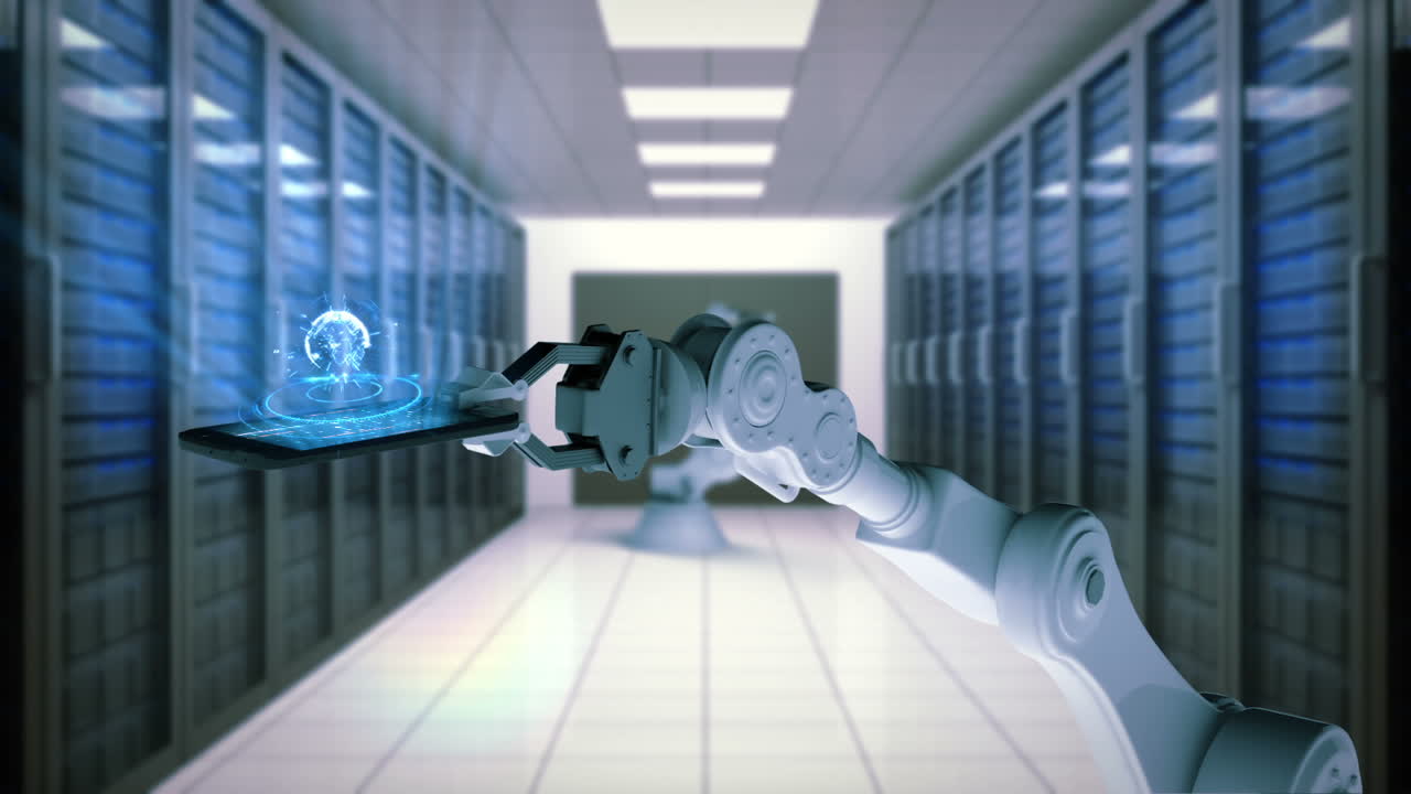 mano robótica que presenta un teléfono móvil iluminado con línea de conexión contra el fondo de la sala de servidores