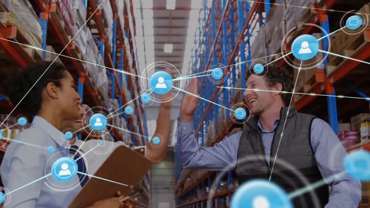 animación de la red de conexiones con iconos sobre diversos trabajadores en el almacén