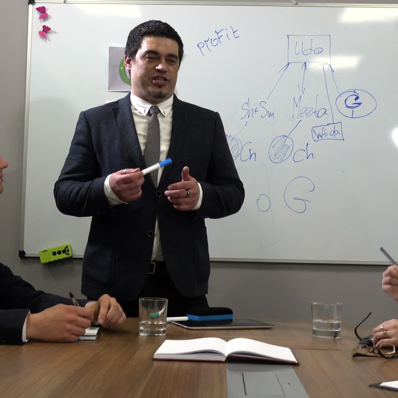 concepto de trabajo en equipo de comunicación corporativa