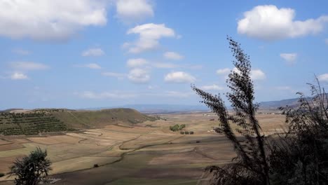 vista del campo desde las colinas, sardaigna