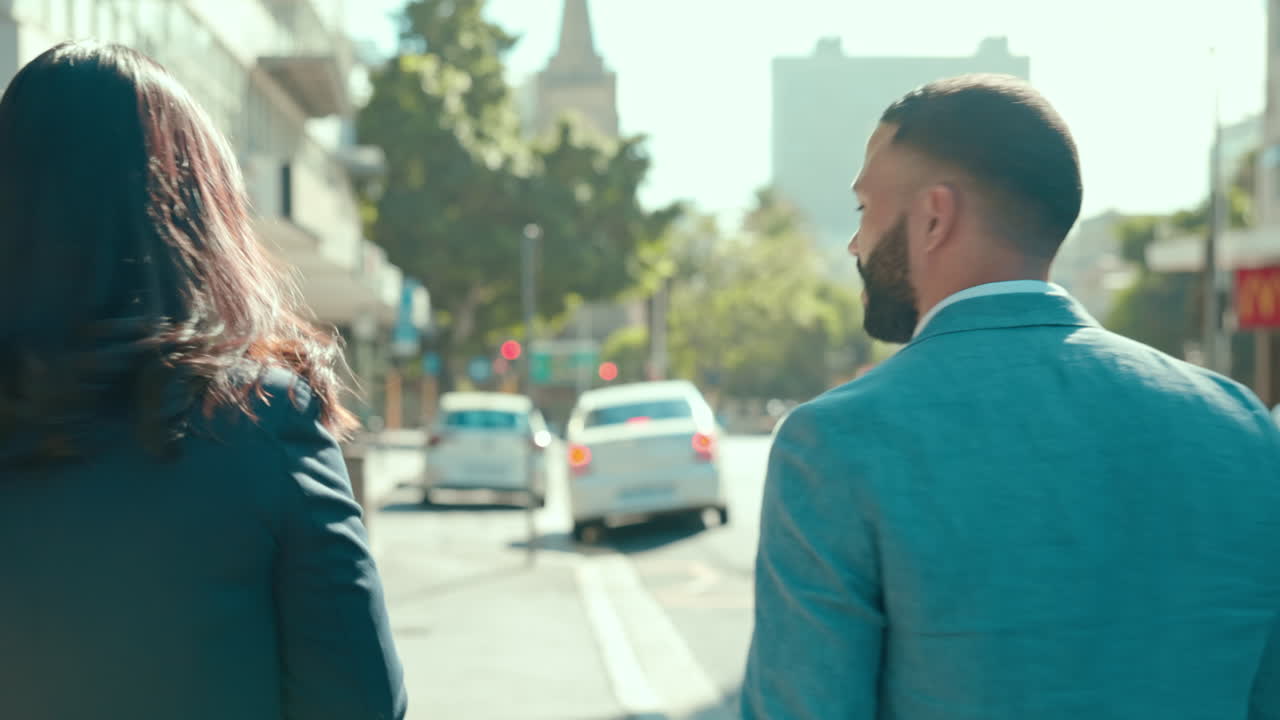 토론, 도시와 사업가들의 뒤쪽