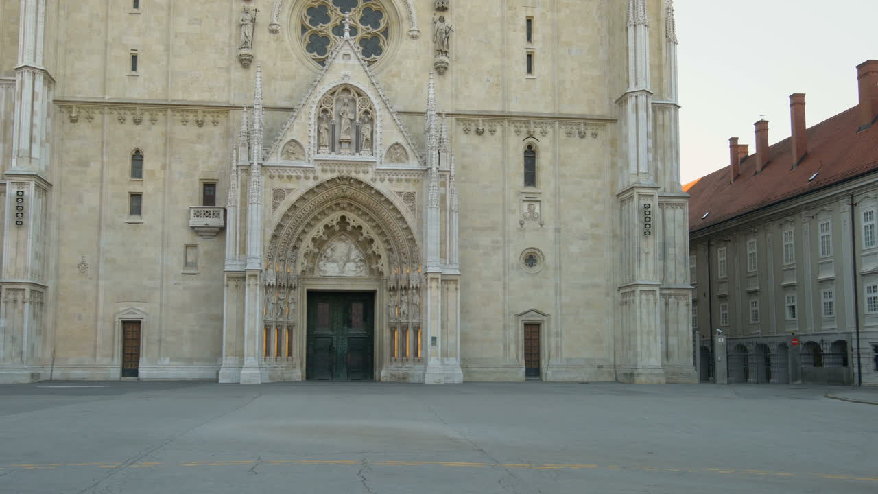 la catedral de zagreb, un punto de referencia de zagreb, croacia