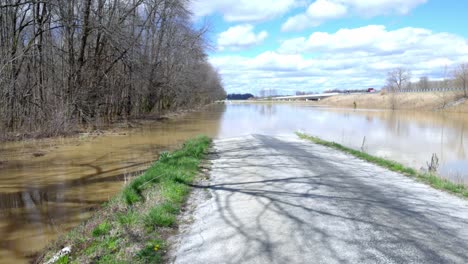 Daños-Por-Inundaciones-En-El-Sur-Rural-De-Indiana-Con-Video-Cardán-Panorámico-De-Izquierda-A-Derecha-De-Cerca