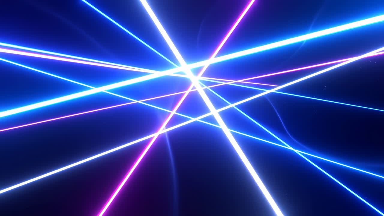 Raggi laser al neon astratti e intersecanti in movimento su sfondo scuro