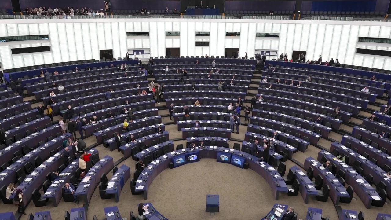 Time lapse della sala plenaria del Parlamento Europeo a Strasburgo, Francia. L'organo legislativo eletto dell'UE.