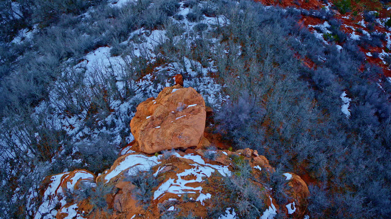 The drone glides over Page, Arizona’s glowing canyonlands with surreal beauty.