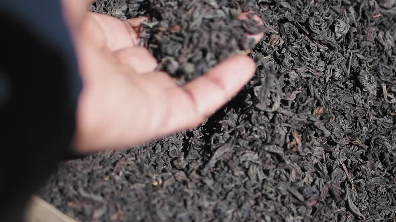 Handful of Black Tea