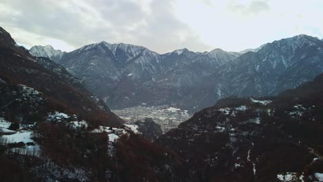 región montañosa de verres en los alpes italianos