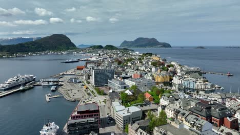 Alesund-full-panoramic-aerial-view-moving-slowly-forward---Stunning-Norwegian-coastal-city-seen-at-summer