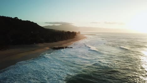 Tropical-Paradise-During-Sunset-on-North-Shore-Coast-of-Oahu,-Hawaii,-Aerial