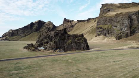 aerial al revés drangurinn roca, folclore islandés, el famoso turismo