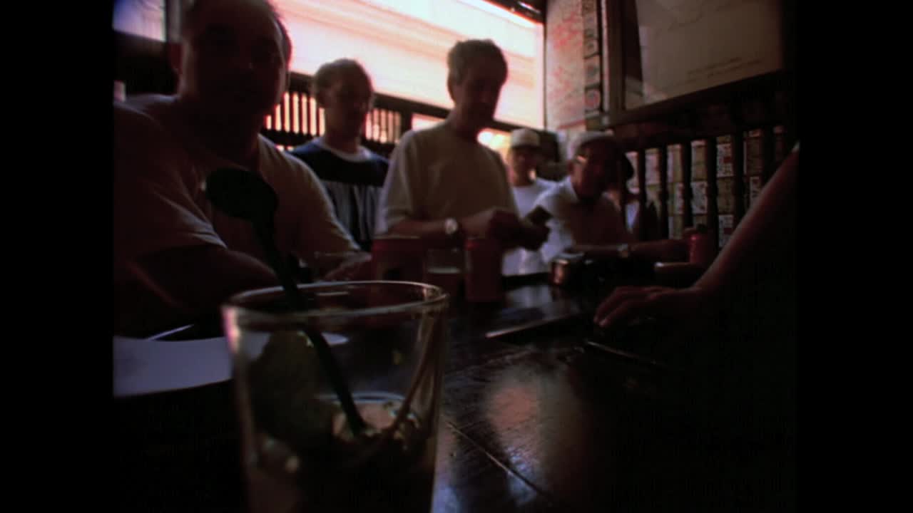 escenas históricas de la calle de cuba en la década de 1980 10