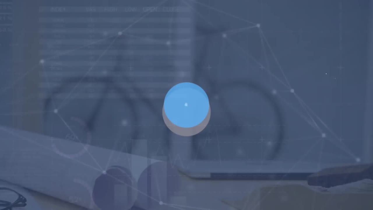 animación de la red de conexiones con iconos y procesamiento de datos sobre el escritorio en la oficina.