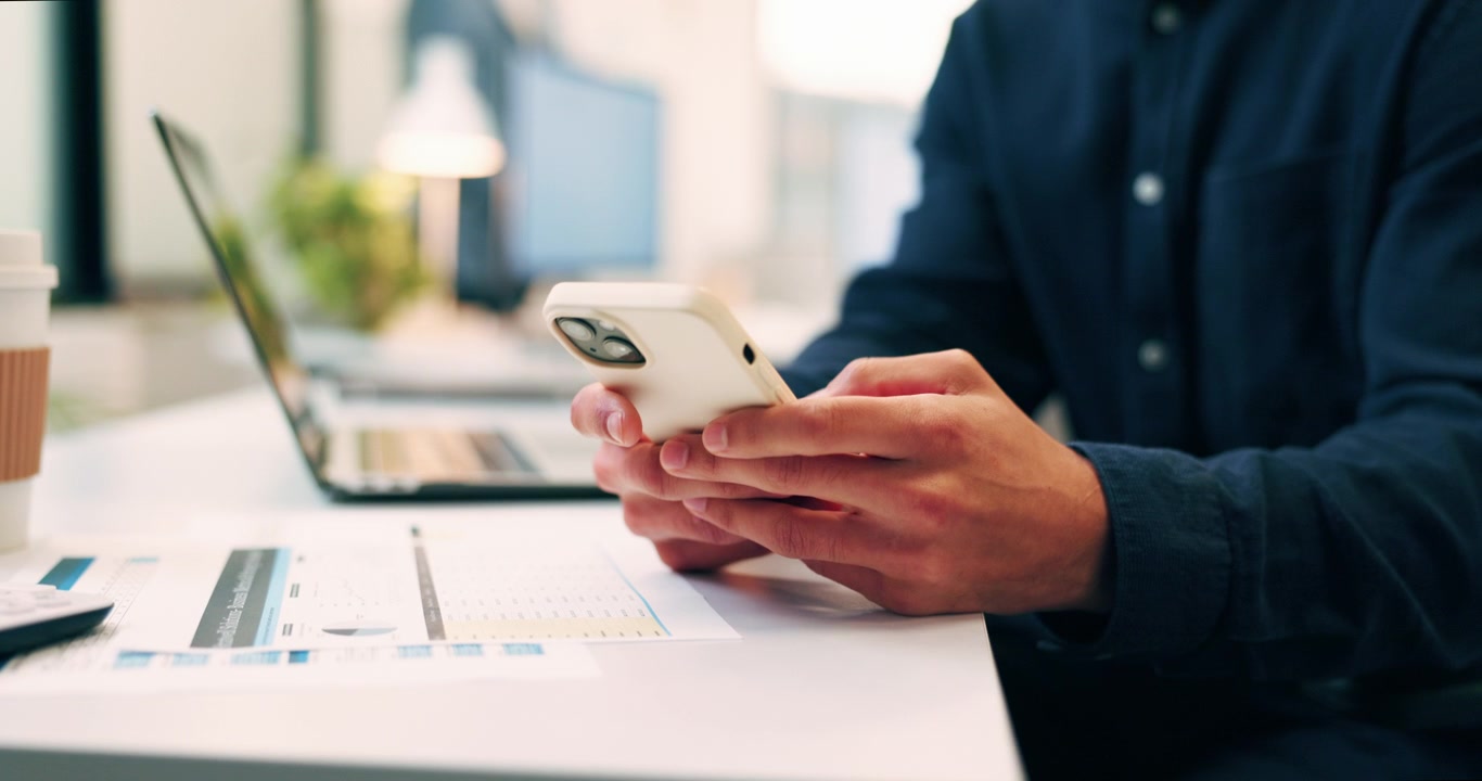 Office Worker Suffering From Wrist Pain While Working
