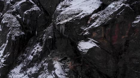 Steinmauer-In-Rauer-Felslandschaft-Der-Skandinavischen-Bergkette---Lufteinstoß