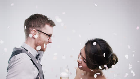 pareja de geeks bailando tontamente en cámara lenta serie de cabinas de fotos de bodas