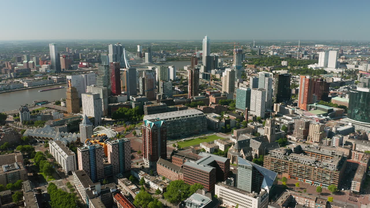 horizonte del centro de rotterdam durante el día en holanda del sur, países bajos