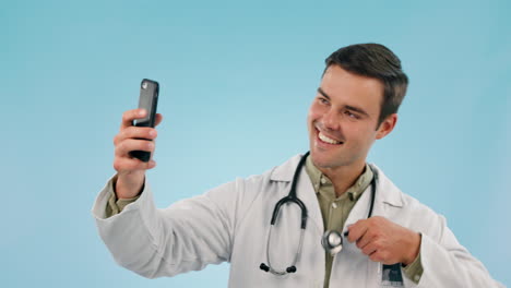 Selfie,-Sonrisa-De-Hombre-Y-Médico-Con-Estetoscopio