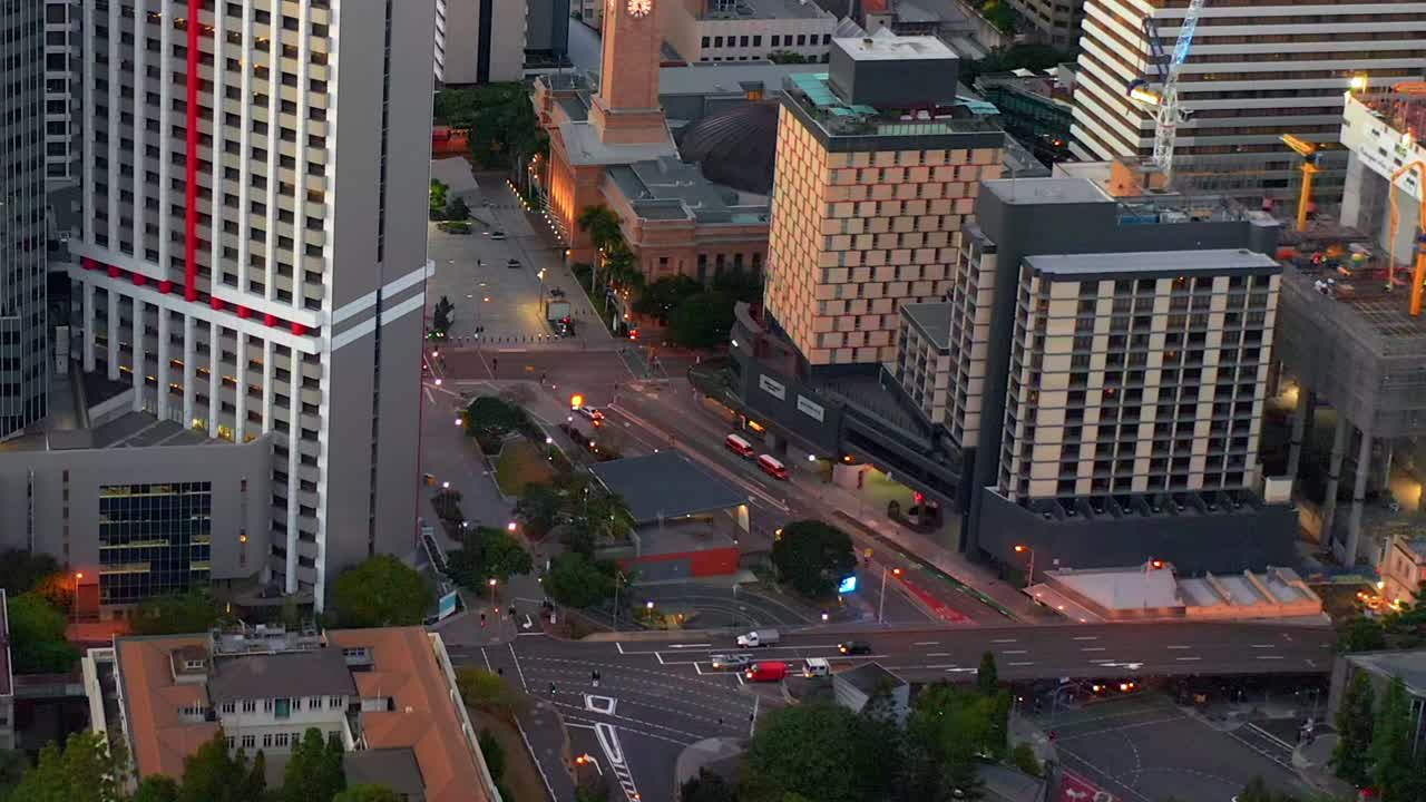 호주 퀸즐랜드 브리즈번 중심업무지구에 있는 킹 조지 광장의 조감도