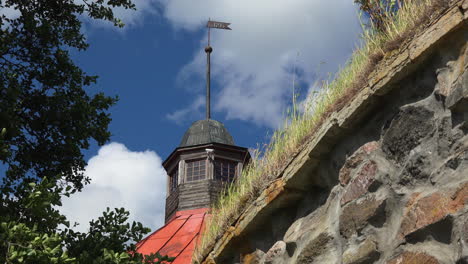 Ein-Blick-Auf-Priozersk-Karelien-Festung-Korela-Aus-Steinmauer,-Gegen-Den-Blauen-Himmel,-Panorama-Festung-Korela,-Mittelalterliche-Festung-In-Priozersk,-Sehenswürdigkeiten-Von-Russland