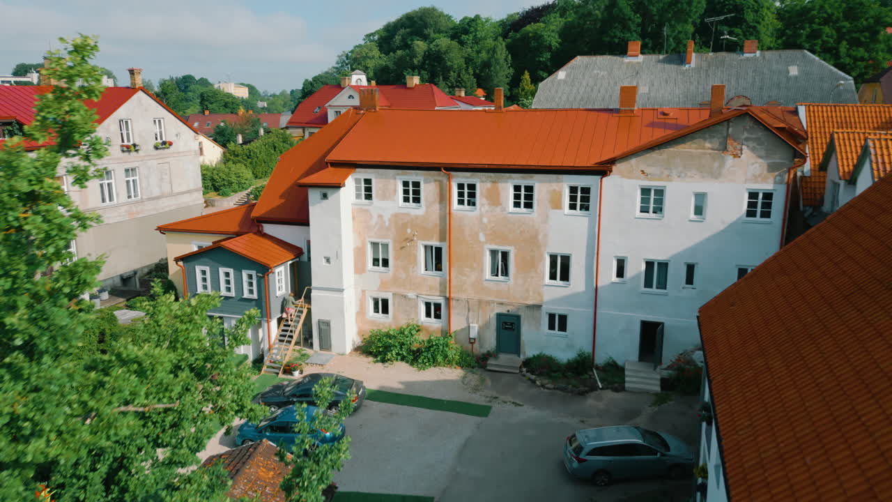 Die lettische Stadt Talsi im Juni