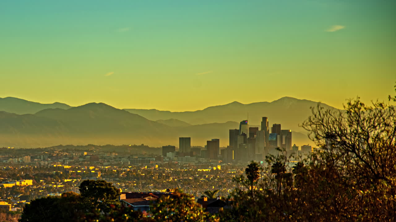 타임 스: 로스앤젤레스 시내에서 케네스 한 뷰 포인트에서 안개 속의 마천루