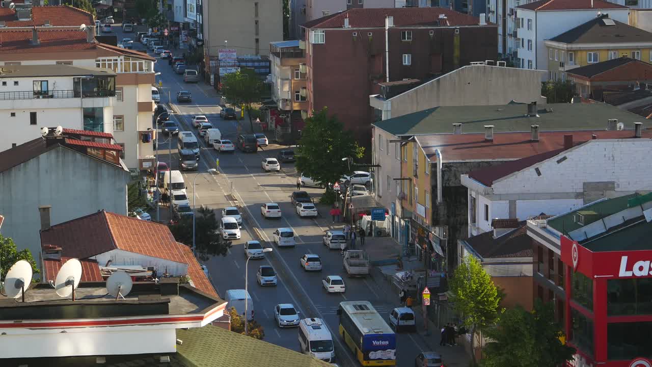 바쁜 도시 거리의 공중 사진