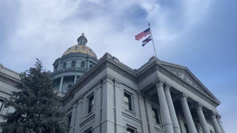 Die-Nw-Vorderstufen-Des-Colorado-State-Capitol-Jan17-2021