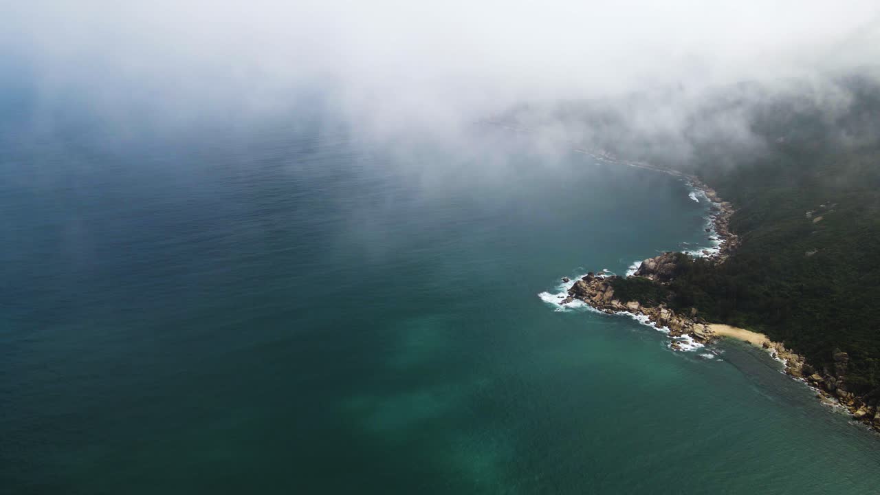중국 남해의 하이난 섬, 공중 헬리콥터 조감도