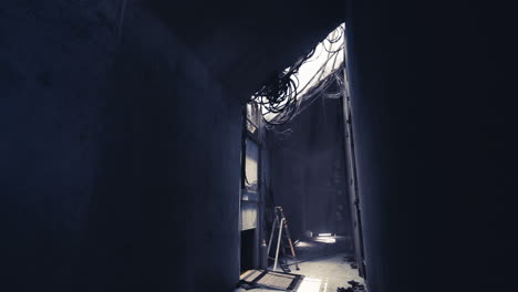 corredor de un edificio abandonado