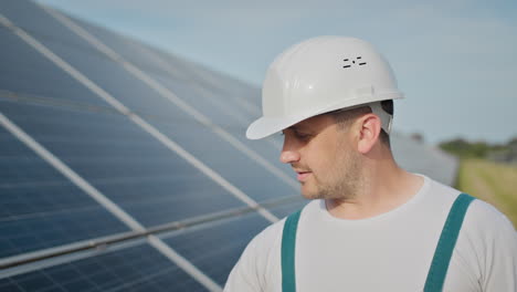 técnico de paneles solares