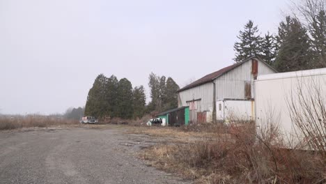 southern ontario countryside morning barn in the winter