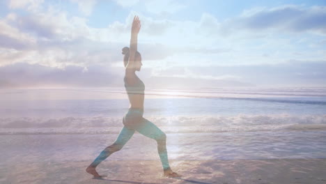 mujer haciendo yoga en la playa 4k