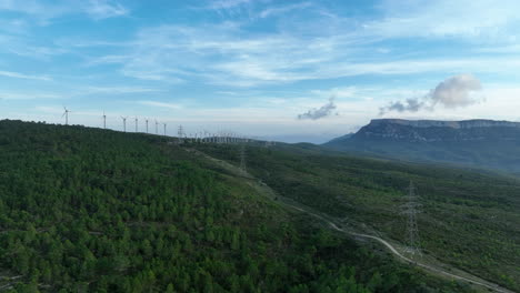 Drone-Aéreo-Hacia-Adelante-Volando-Sobre-Electricidad-De-Alto-Voltaje