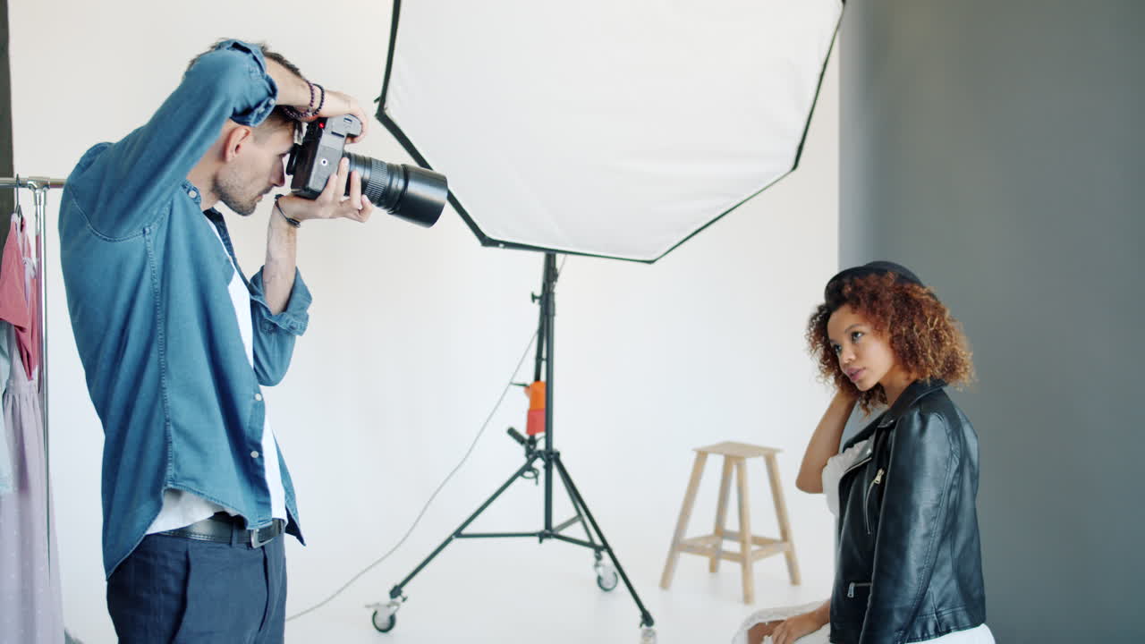 sesión de fotos de moda en un estudio