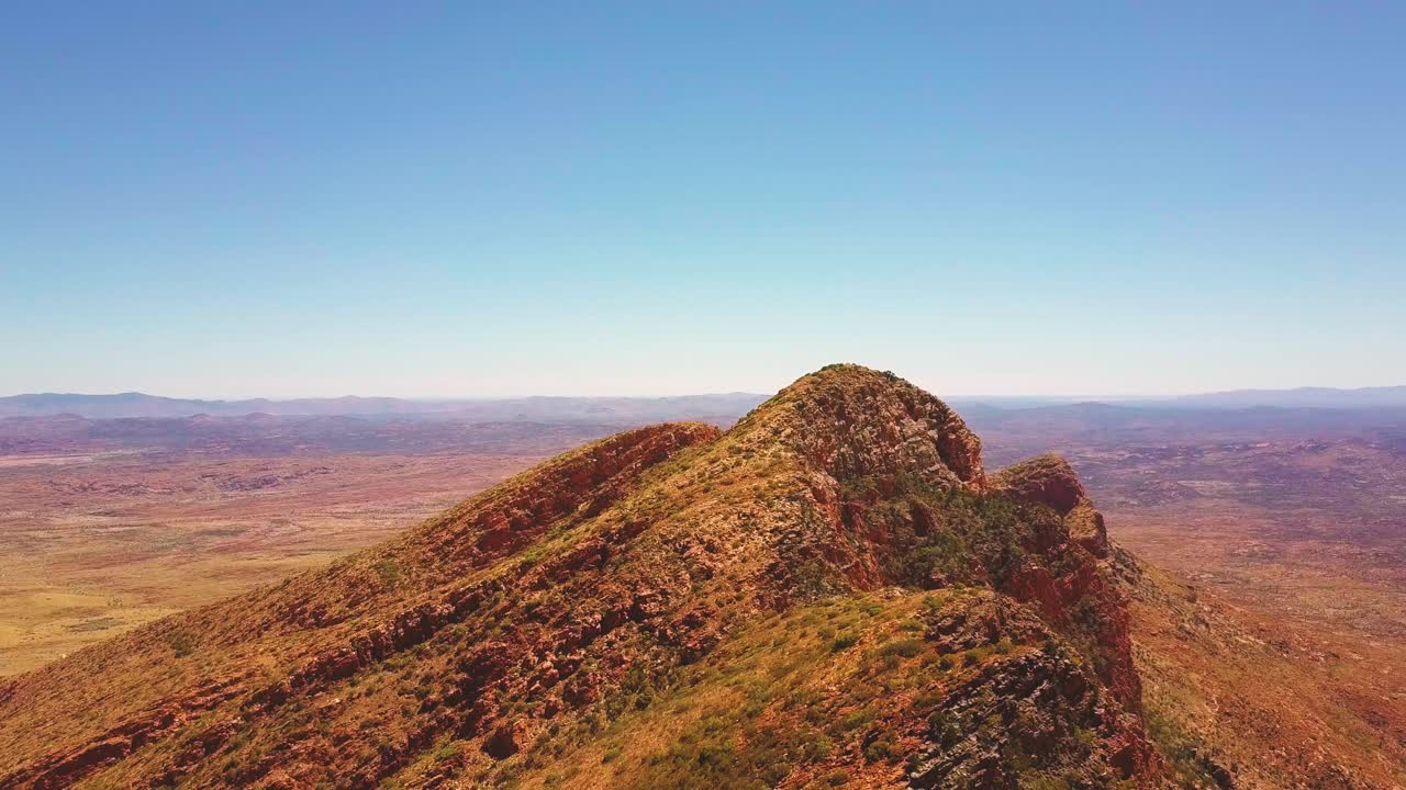 Mt Sonder - Central Australia. Cinematic aerial push in. Filmed on DJI Mavic Pro.
